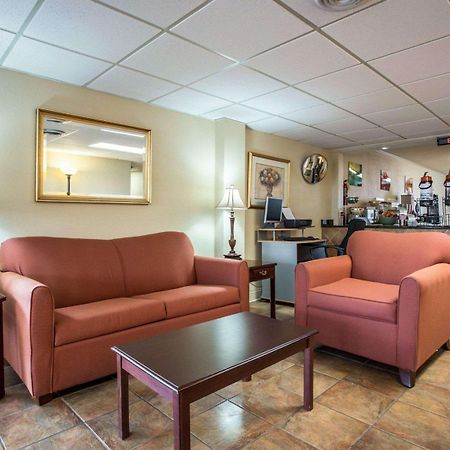 Quality Inn & Suites Монро Экстерьер фото