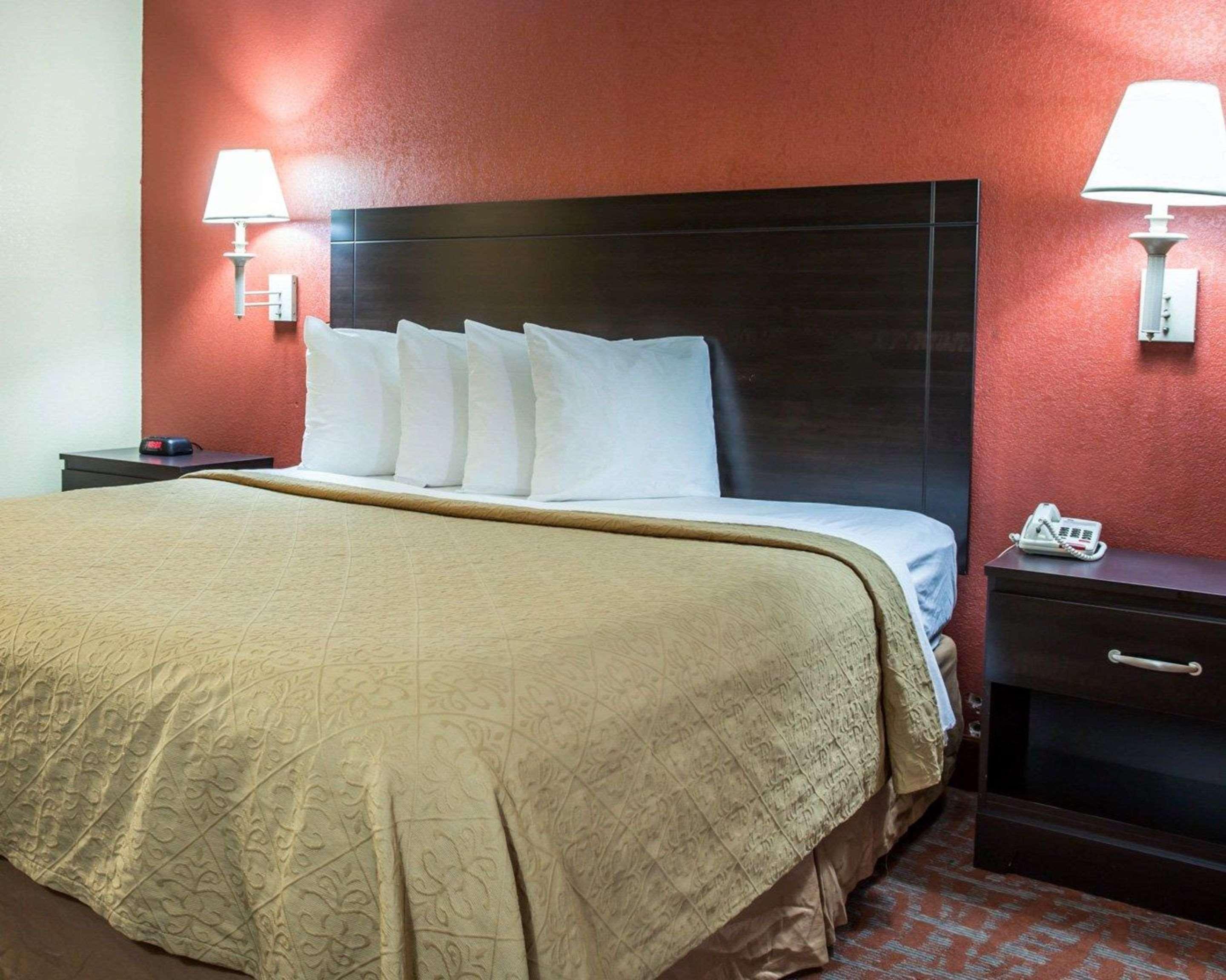 Quality Inn & Suites Монро Экстерьер фото