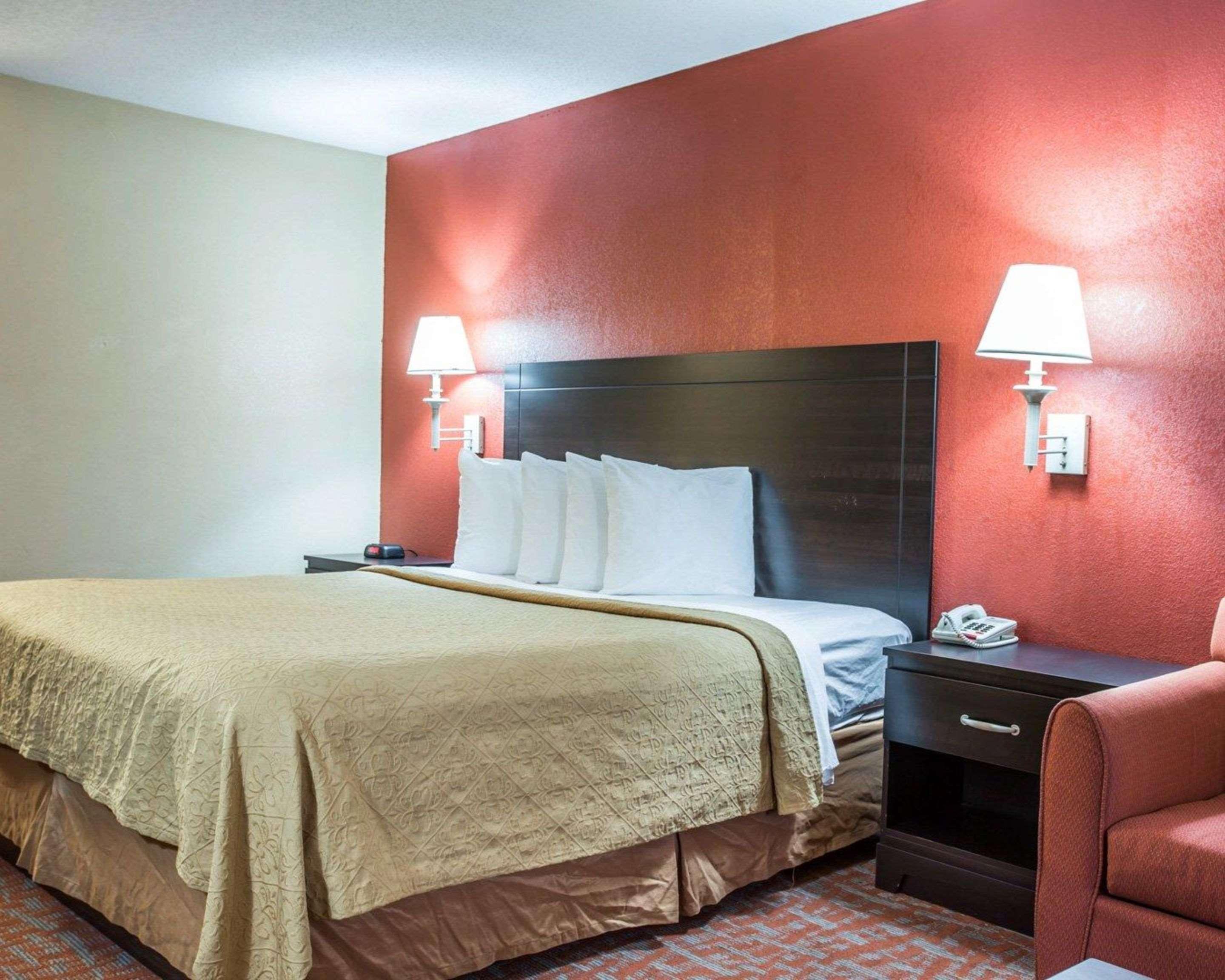 Quality Inn & Suites Монро Экстерьер фото