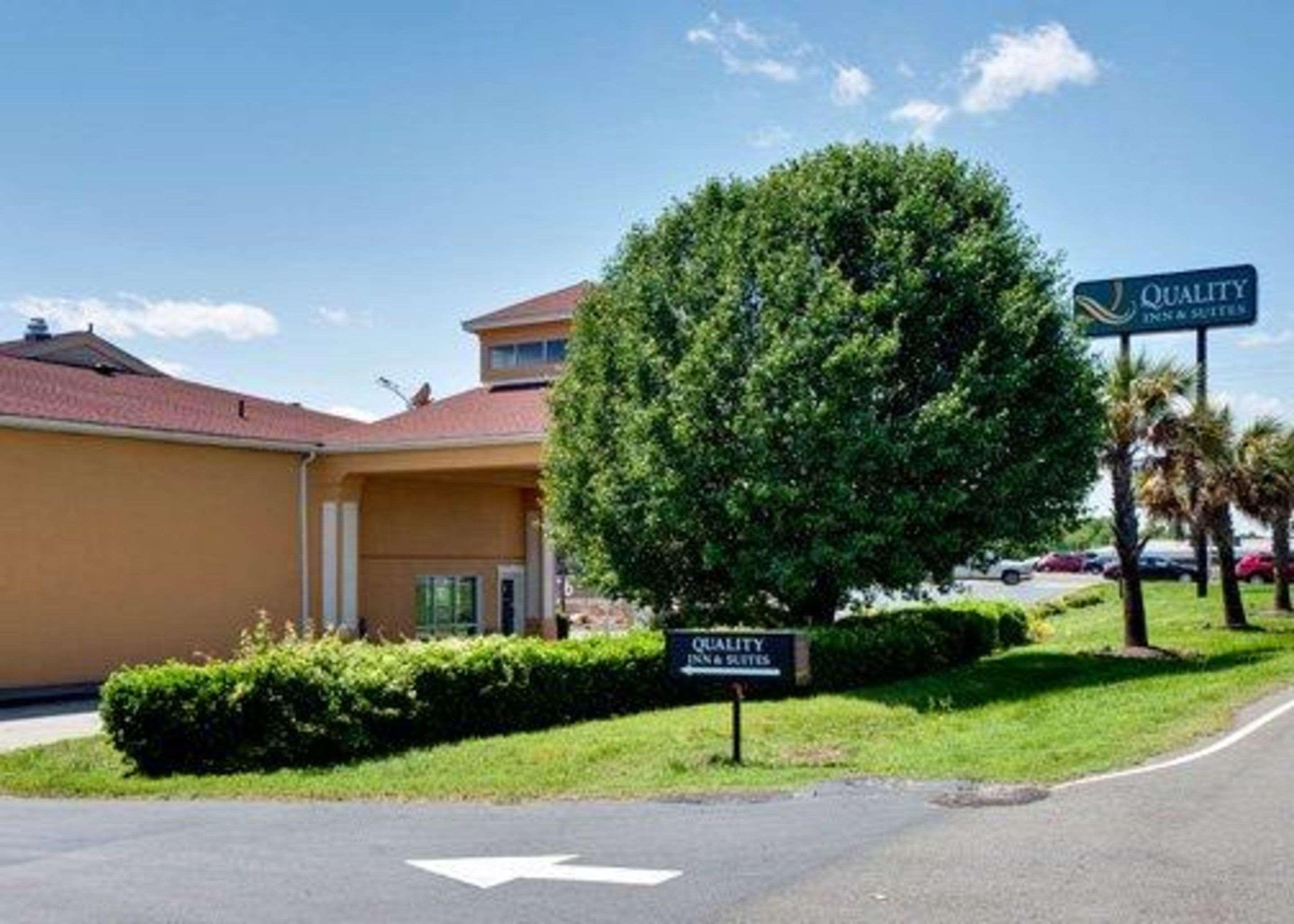Quality Inn & Suites Монро Экстерьер фото