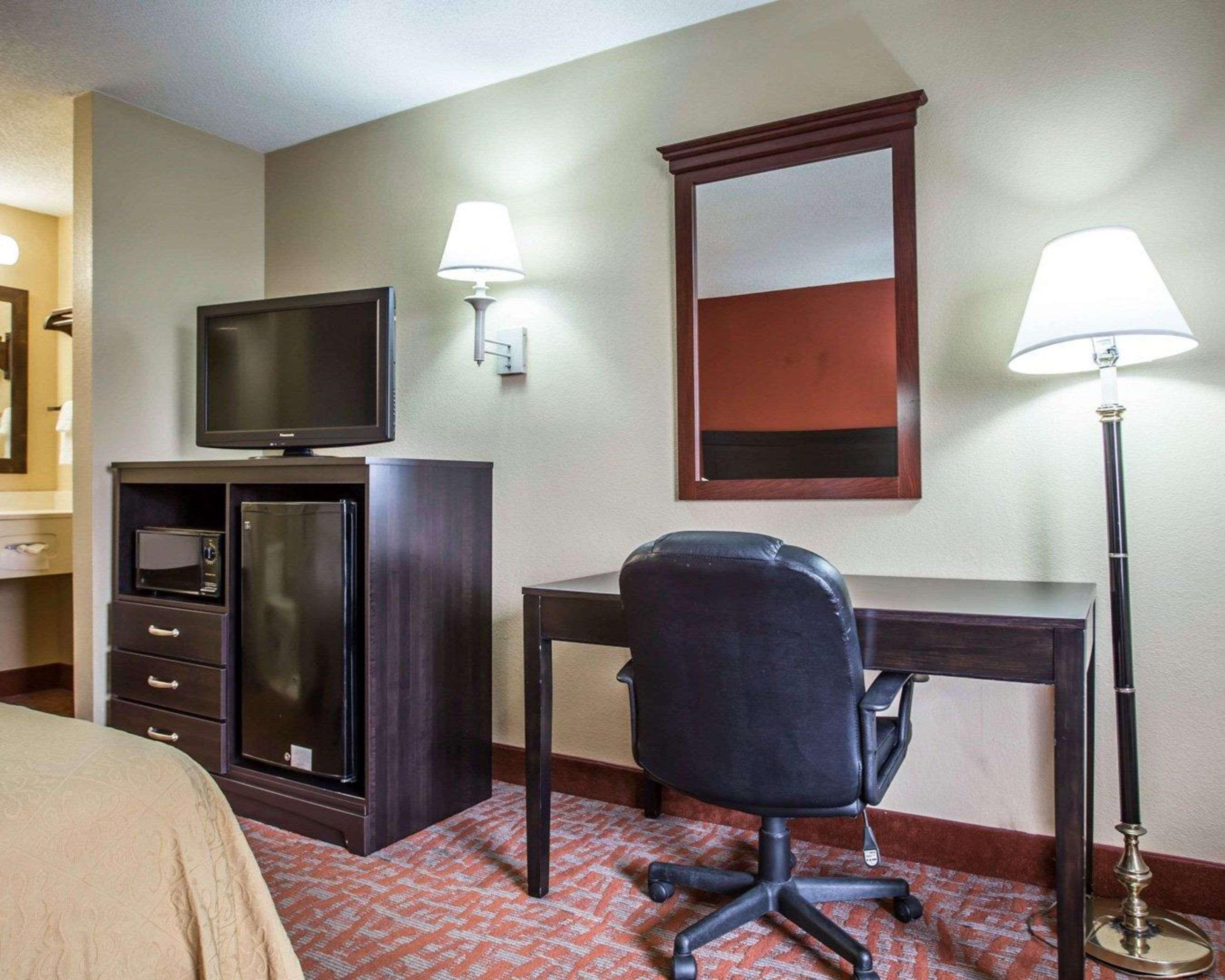 Quality Inn & Suites Монро Экстерьер фото