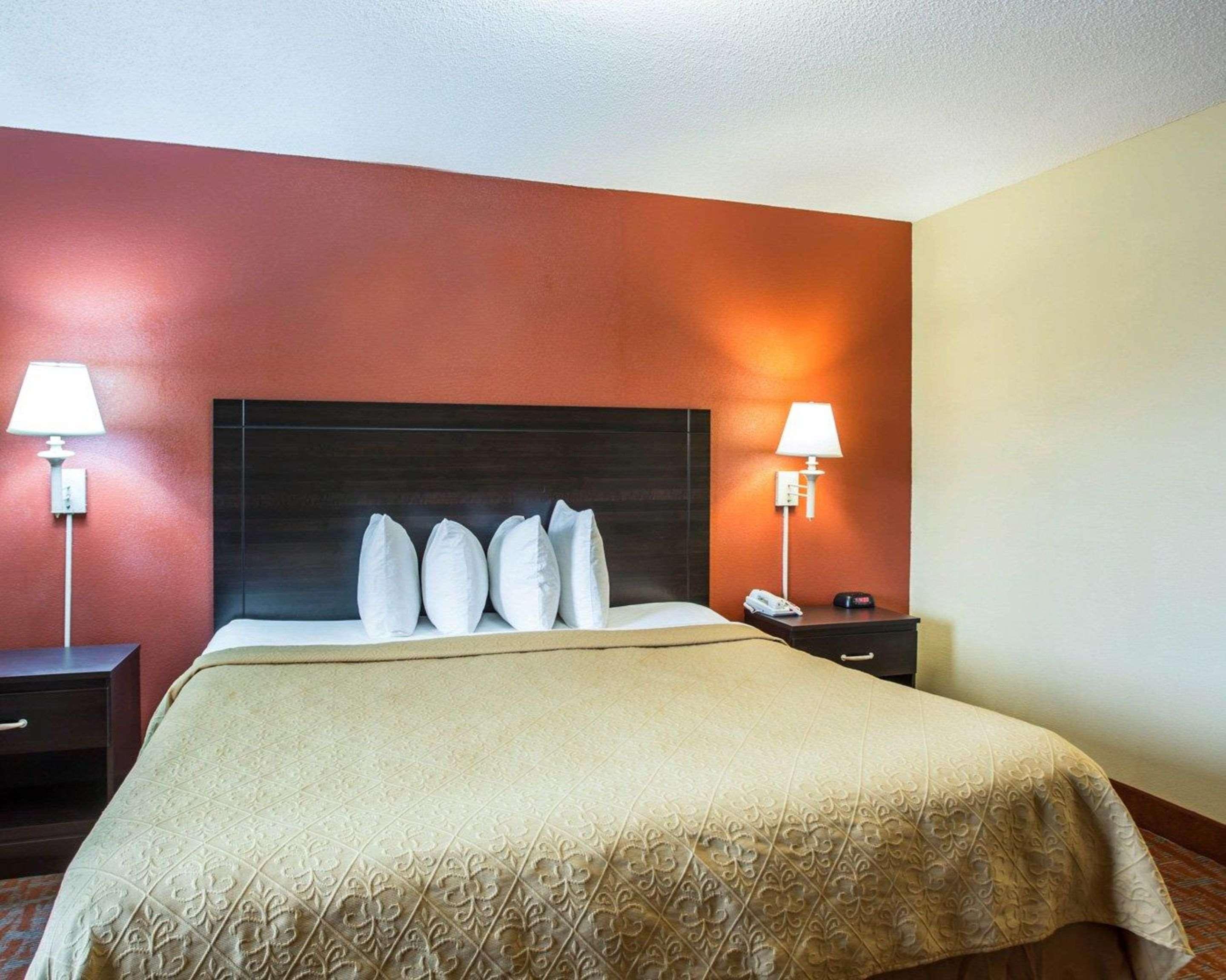 Quality Inn & Suites Монро Экстерьер фото