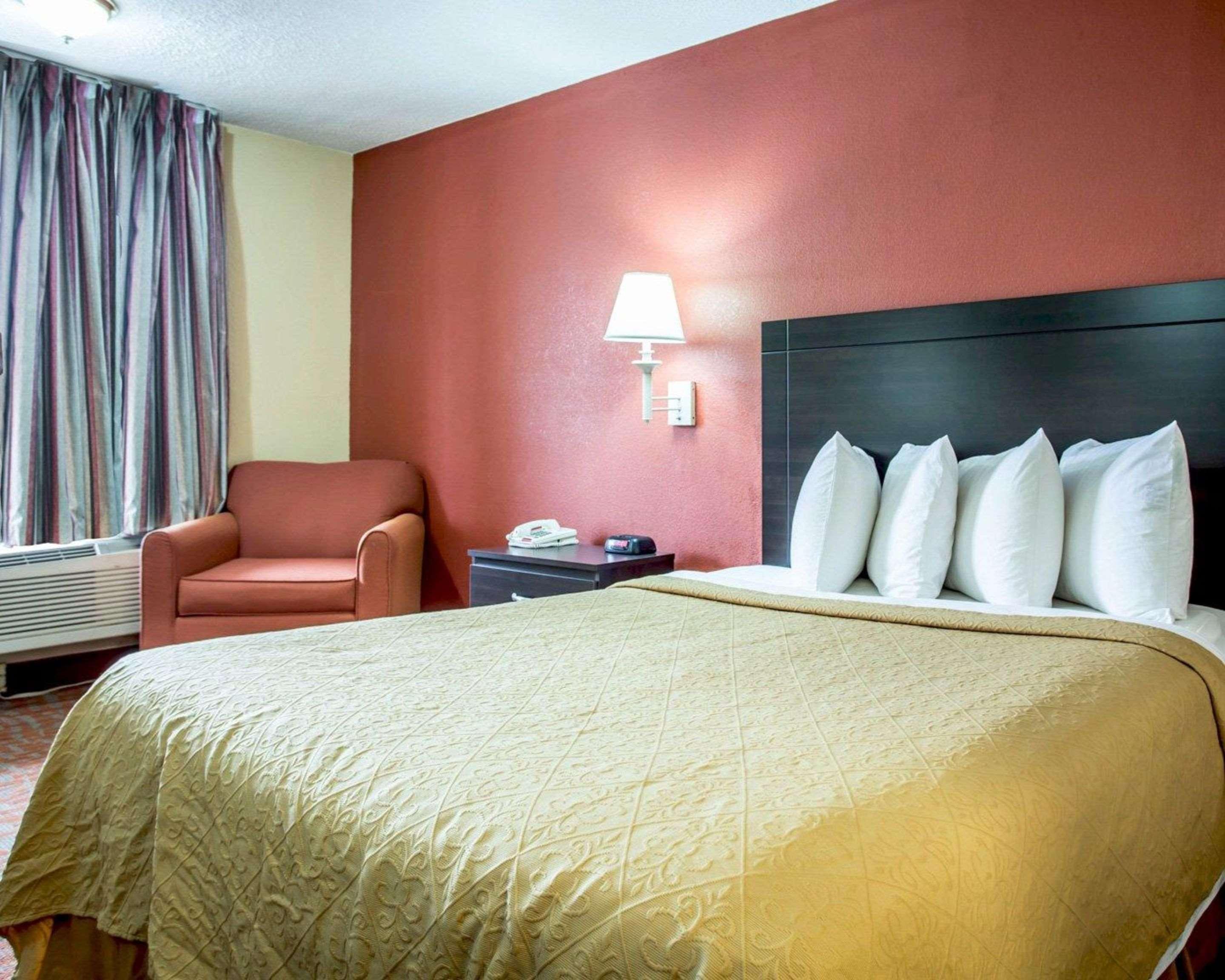 Quality Inn & Suites Монро Экстерьер фото