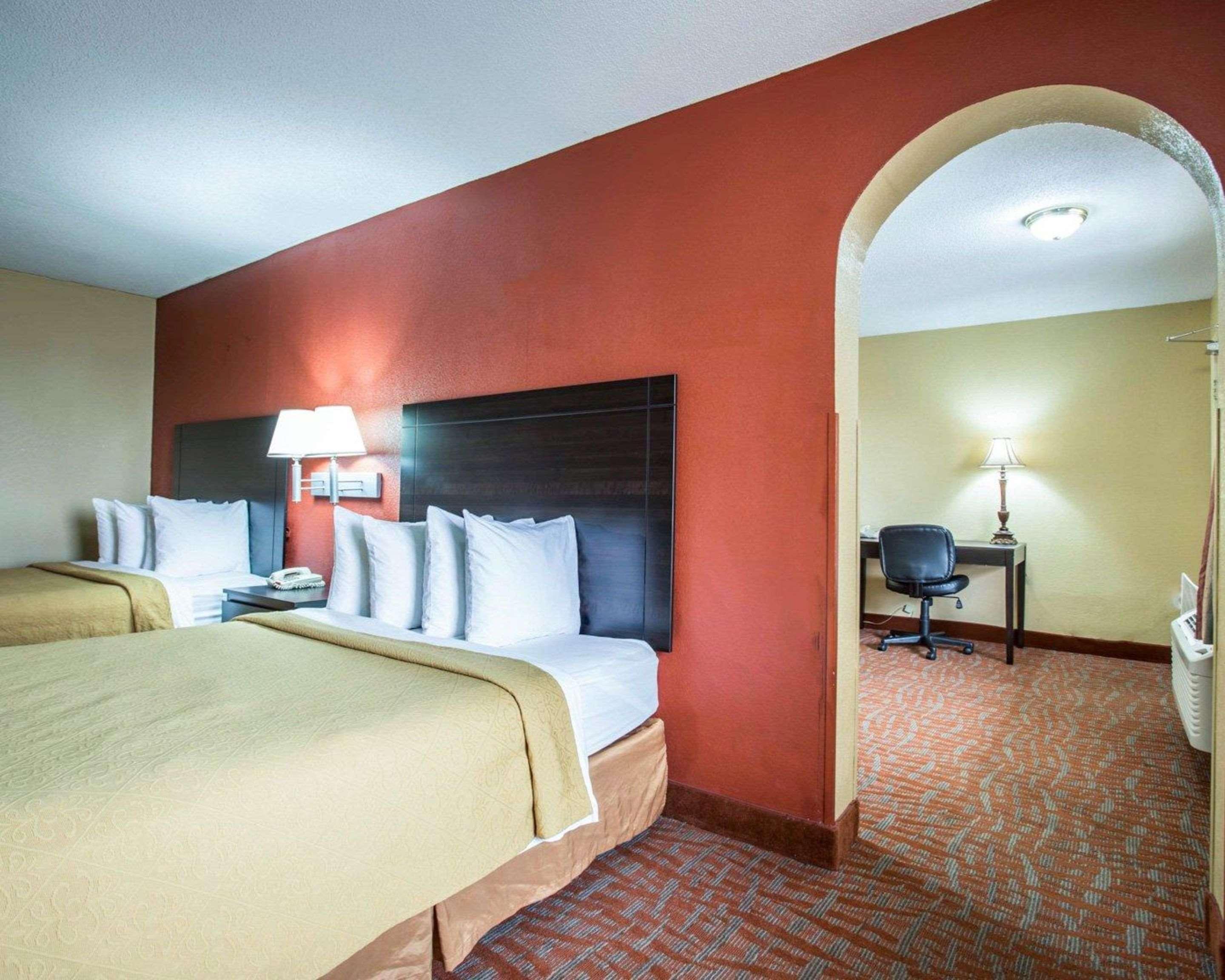 Quality Inn & Suites Монро Экстерьер фото