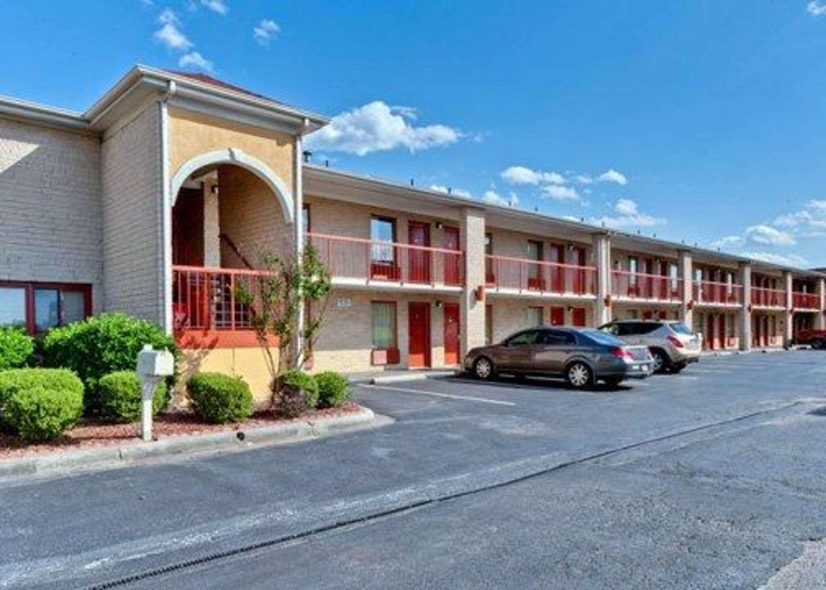 Quality Inn & Suites Монро Экстерьер фото