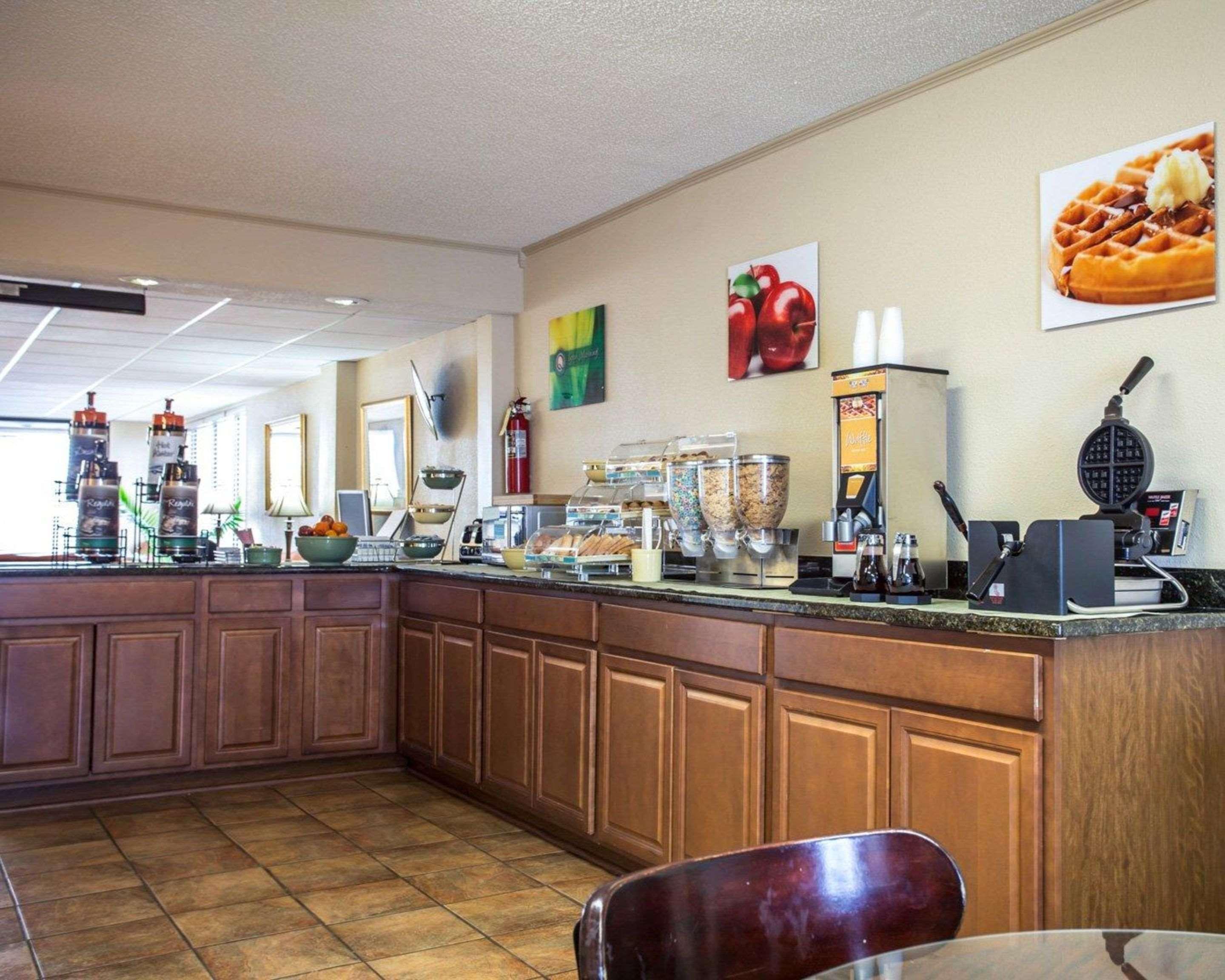 Quality Inn & Suites Монро Экстерьер фото